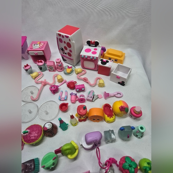 Huge Moose Shopkins Lot- Dolls, Figures, and Accessories + Disney Waffle Set - Picture 6 of 17